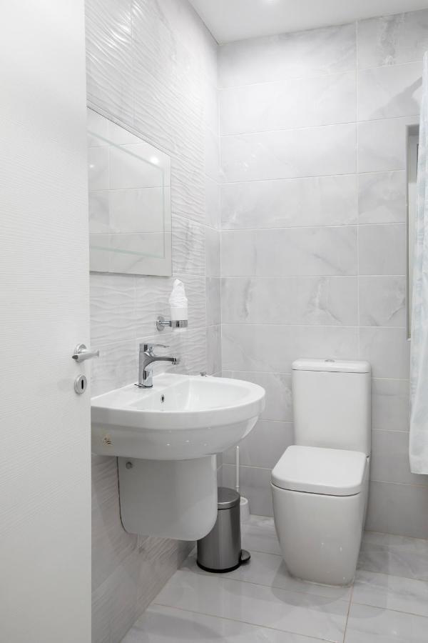 Sea View Apartment 2 Bedrooms 2 Bathrooms, 2 Minutes Away From The Sea Saint Julian's Dış mekan fotoğraf