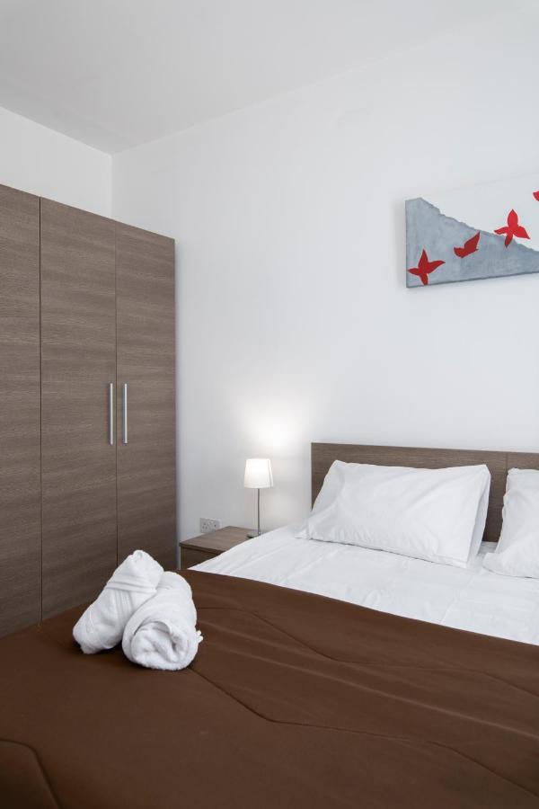 Sea View Apartment 2 Bedrooms 2 Bathrooms, 2 Minutes Away From The Sea Saint Julian's Dış mekan fotoğraf