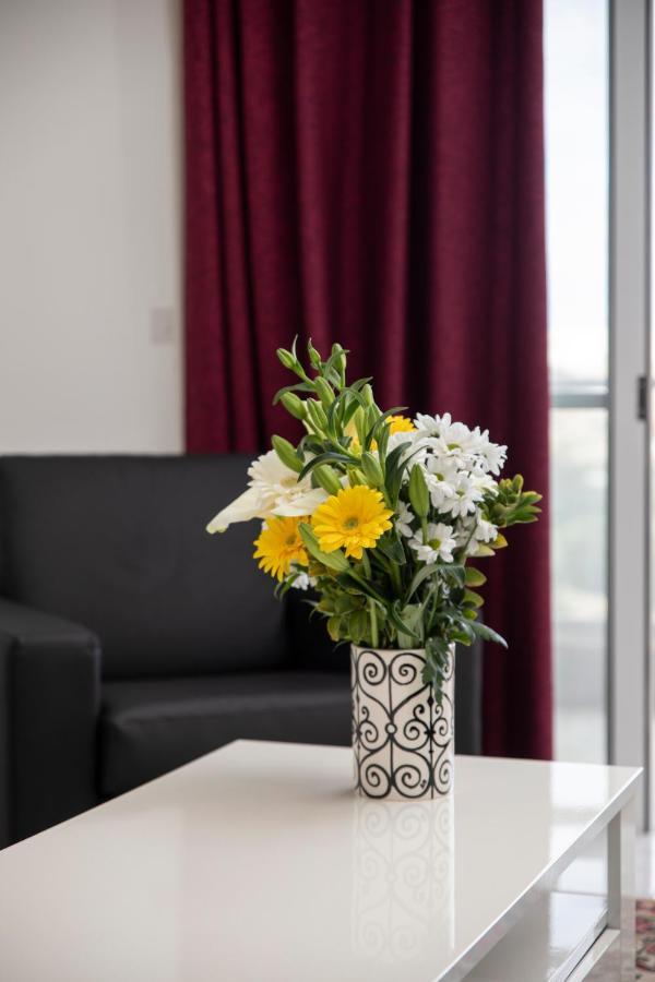 Sea View Apartment 2 Bedrooms 2 Bathrooms, 2 Minutes Away From The Sea Saint Julian's Dış mekan fotoğraf